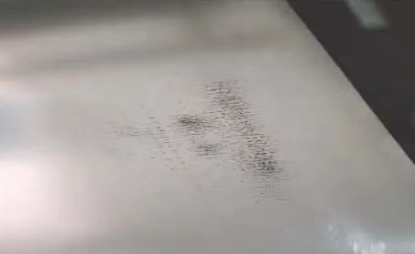 彩涂板不當(dāng)運(yùn)輸導(dǎo)致板面黑斑