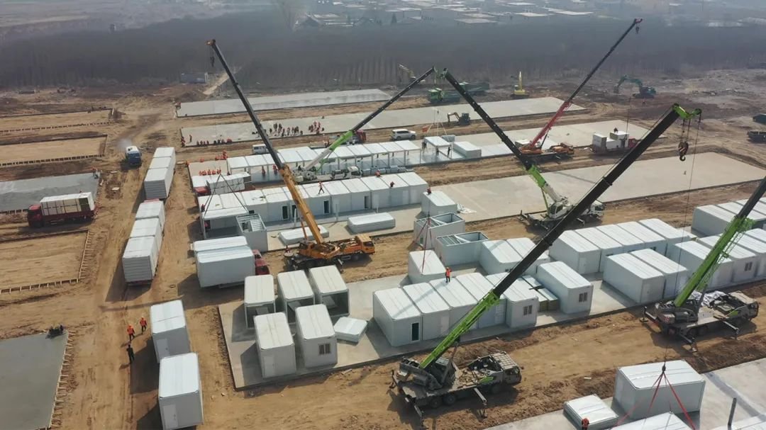 用速度呵護(hù)生命——阿米納彩涂板支援方艙醫(yī)院建設(shè)