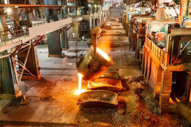 有色金屬冶煉廠如何選擇彩涂鋼板？