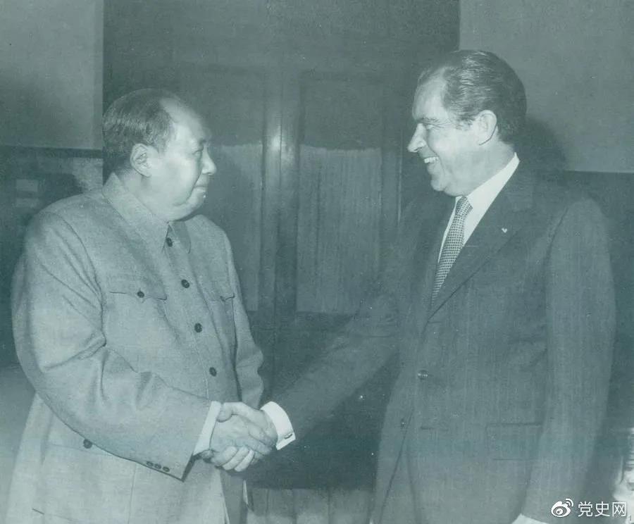 1972年2月21日，毛澤東主席會(huì)見美國總統(tǒng)理查德·尼克松。