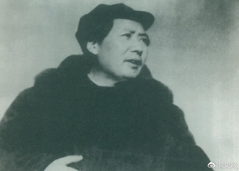 　　1949年3月23日，毛澤東率領中共中央機關離開西柏坡前往北平。出發時，他對周恩來說，今天是進京的日子，進京趕考去。我們決不當李自成，我們都希望考個好成績。