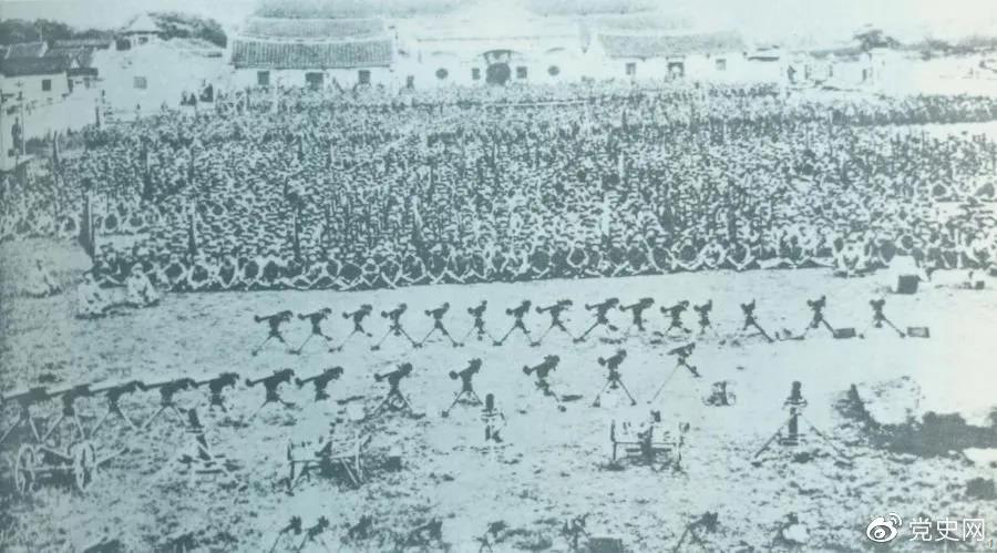 1932年4月20日，由紅一軍團和紅五軍團組成的東路軍攻占漳州，圖為攻占漳州后的部隊情形。