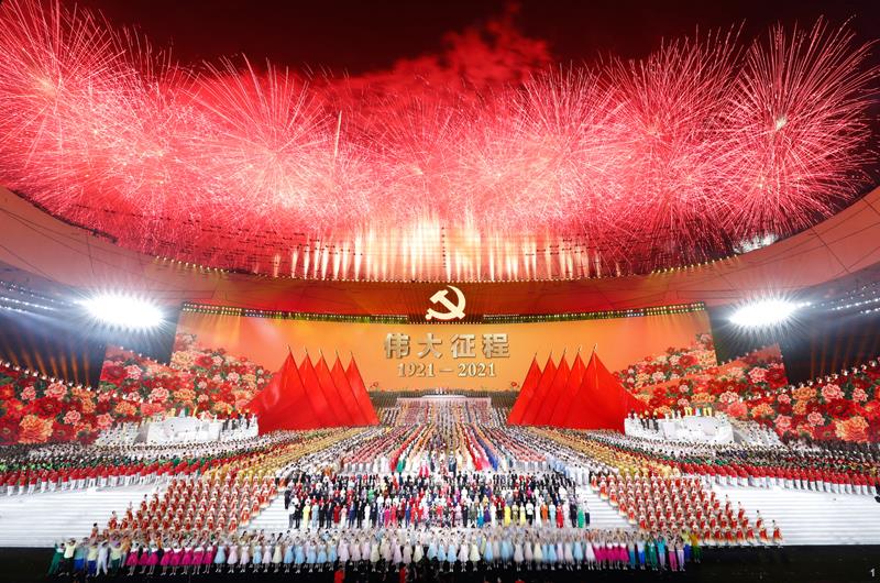 6月28日晚，慶祝中國共產(chǎn)黨成立100周年文藝演出《偉大征程》在國家體育場盛大舉行。新華社記者 黃敬文 攝