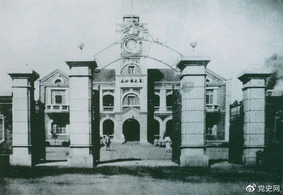 　　圖為中共滿洲省委舊址。1929年6月，中共中央政治局決定劉少奇任中共滿洲省委書記。7月，劉少奇到達(dá)奉天（今沈陽）赴任。